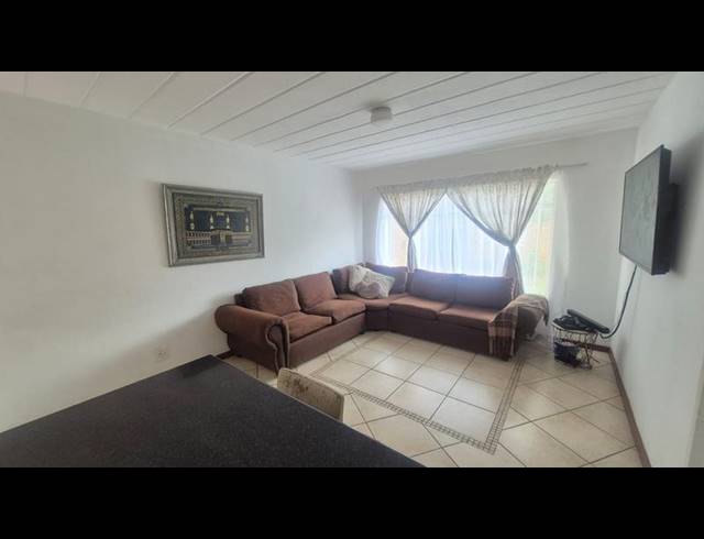 1 BEDROOM PROPERTY TO RENT IN WHITERIDGE